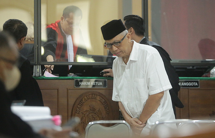 BERSAKSI: Mantan Kepala Dinas Pertanahan dan Tata Ruang (Dispertaru) DIY Krido Suprayitno bersaksi untuk persidangan terdakwa Agus Santoso di PN Jogja.