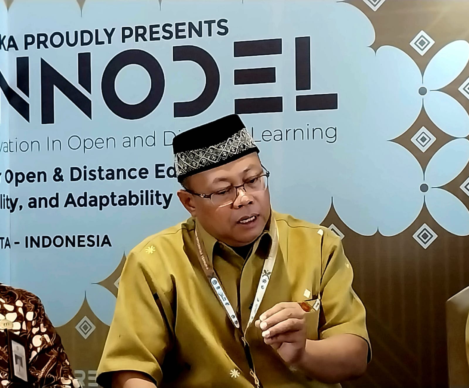 EFISIEN: Rektor Universitas Terbuka Ojat Darojat. (Wulan Yanuarwati/Radar Jogja)