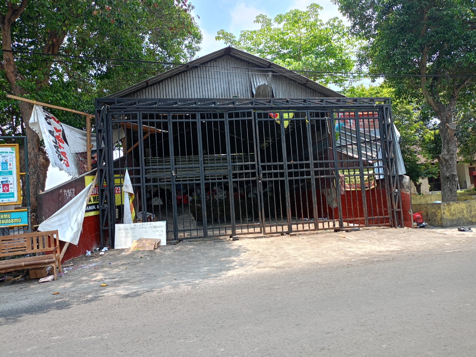 PANTAU: Kondisi Depo Lapangan Karang, Senin (23/10). (Alfi Annissa Karin/Radar Jogja)