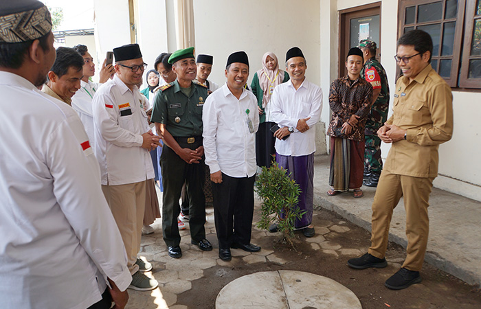 PEDULI : Pemberian bantuan biopori kepada Pondok Pesantren Nurul Ummah, (23/10).DOKUMENTASI PEMKOT JOGJA