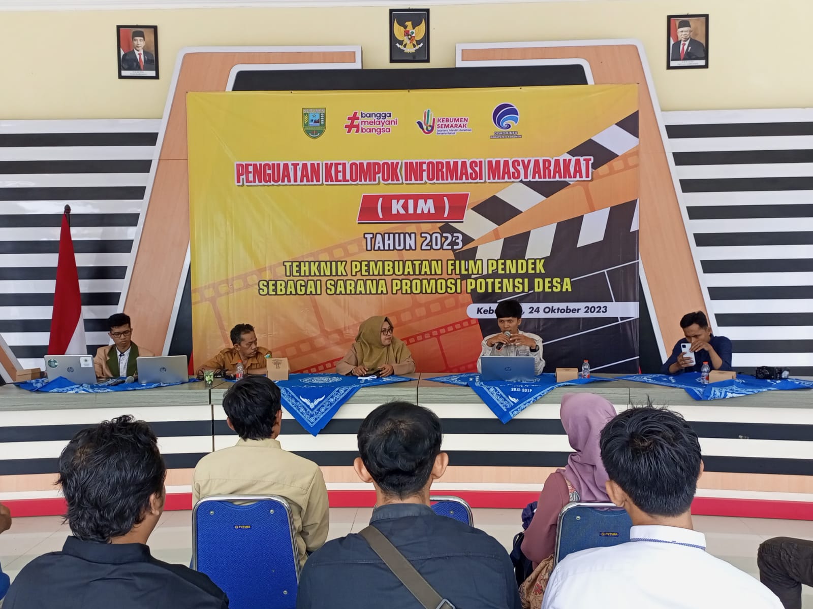 PENINGKATAN KAPASITAS: Dinas Komunikasi dan Informatika (Diskominfo) Kebumen membekali masyarakat agar mahir memproduksi film. (M HAFIED/RADAR KEBUMEN)