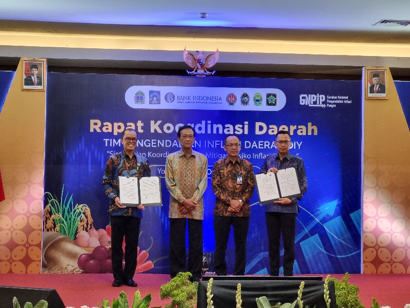SEMANGAT: Rapat Koordinasi Daerah (Rakorda) Tim Pengendalian Inflasi Daerah (TPID) DIY yang berlangsung di Hotel Grand Mercure Jogjakarta. (Fahmi Fahriza/Radar Jogja)