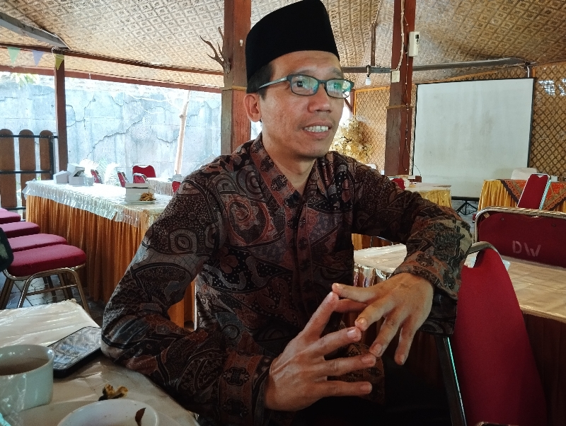 TEGAS: Divisi Penanganan Pelanggaran, Data, dan Informasi Bawaslu Purworejo Rinto Hariyadi. (JIHAN ARON VAHERA/RADAR JOGJA)