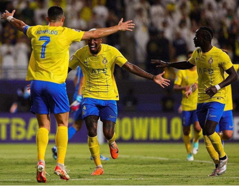 SUMRINGAH: selebrasi para pemain Al Nassr setelah berhasil mencetak gol (IG Al Nassr