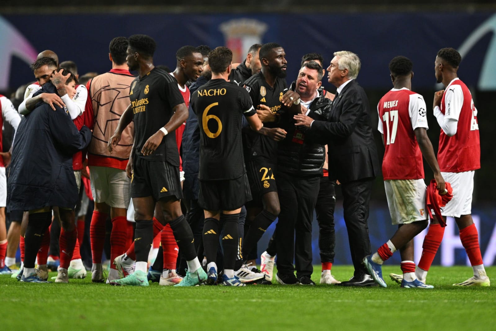 Terjadi keributan seusai laga antara Rudiger dengan pemain dan staf Braga (sumber foto Diario AS)