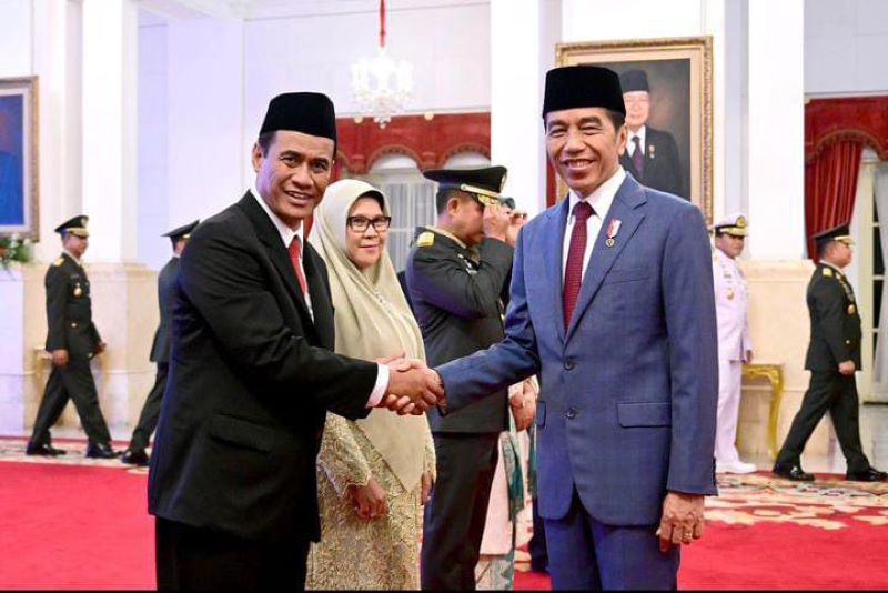 Presiden Joko Widodo Memberikan Ucapan Selamat atas dilantiknya Andi Amran Sulaiman sebagai Menteri Pertanian yang baru. (Intagram/(@jokowi)