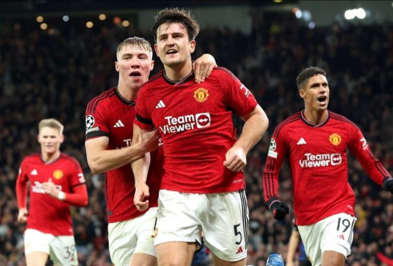 SUMRINGAH: Selebrasi Harry Maguire ketika berhasil mencetak gol ke gawang Copenhagen (EPA)