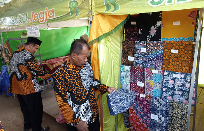 MERIAH: Pelaku UMKM dari 19 padukuhan di Kalurahan Bangunjiwo, Bantul ikut meramaikan Bangunjiwo Festival di kompleks Sekar Mataram, Bangunjiwo, Kasihan Kamis (26/10/23).