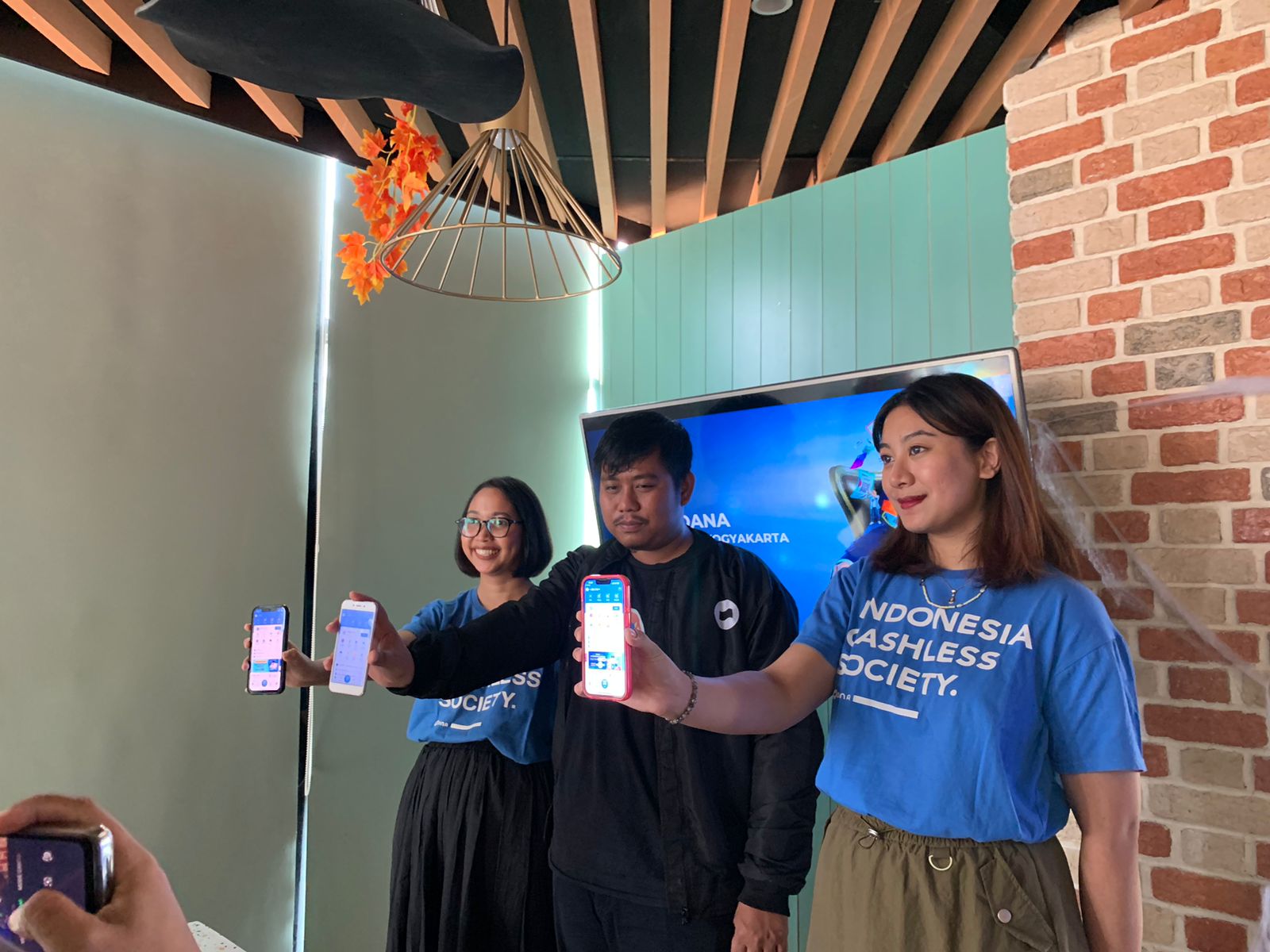 KEUANGAN: Pertumbuhan DANA juga dirasakan di Kota Jogja, di mana pengguna DANA di Kota Jogja meningkat sebesar 37 persen pada September 2023 jika dibandingkan dengan September tahun lalu. (ISTIMEWA)