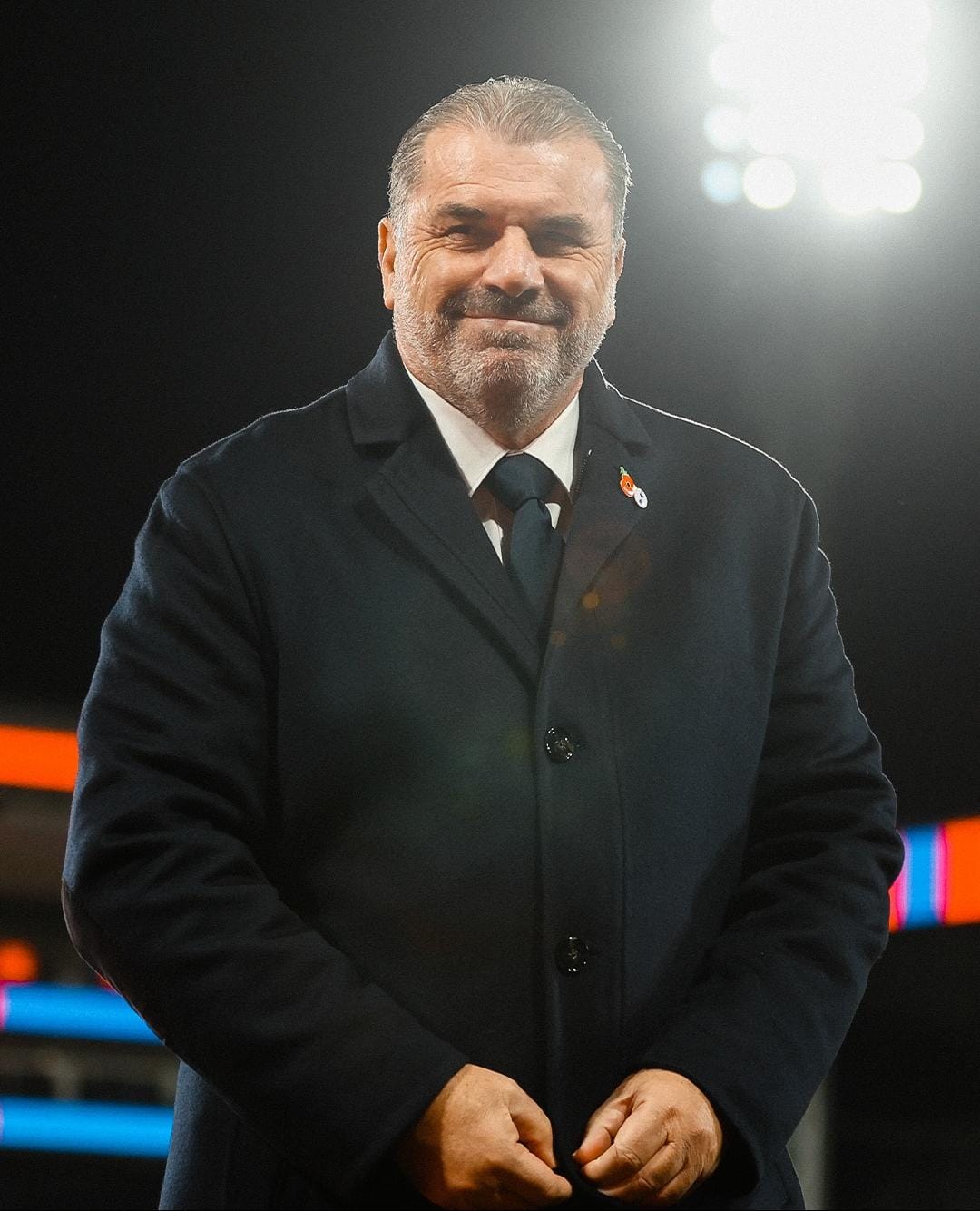 Ange Postecoglou tersenyum setelah sukses membawa Spurs mengalahkan Crystal Palace dengan skor 1-2 (sumber foto Instagram @spursofficial)