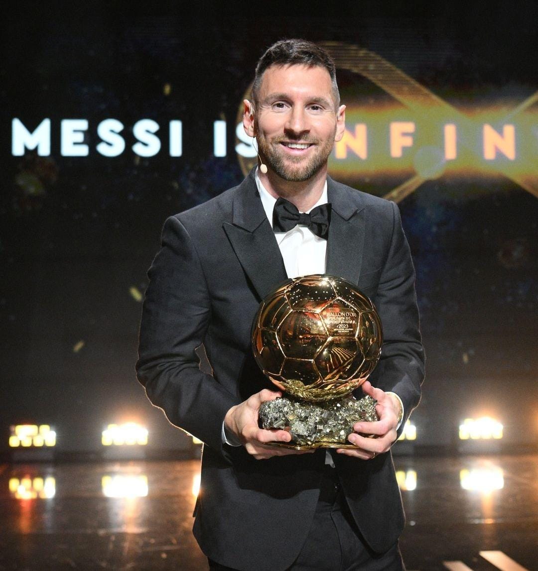 Messi kembali mendapatkan Ballon D