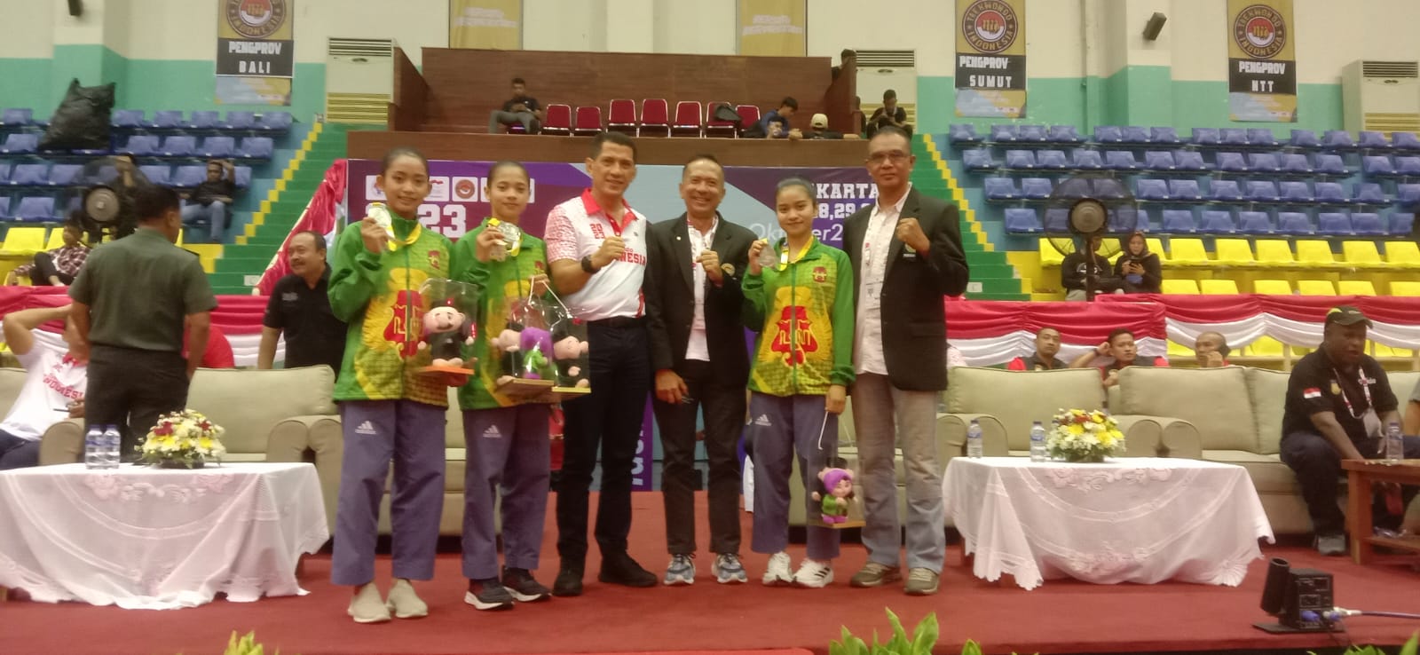 SUKSES: Tim taekwondo DIY saat tampil di ajang BK PON. (Dok Wesley Tauntu)