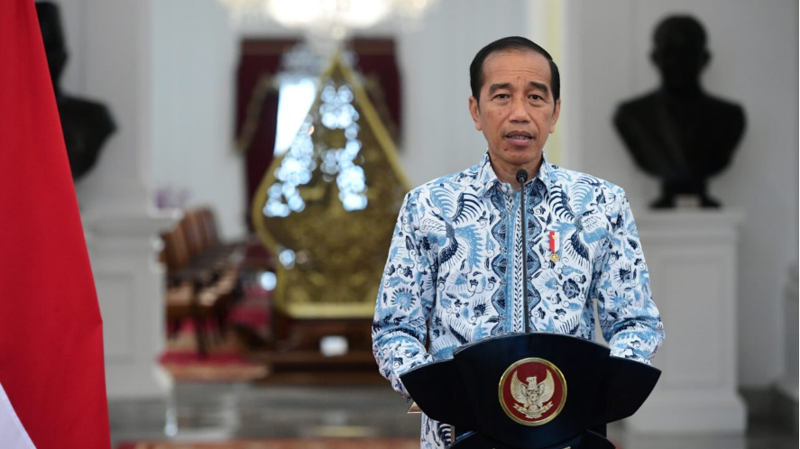 Presiden Joko Widodo saat menyampaikan keterangan pers terkait situasi genting di Palestina di Istana Merdeka, Senin (30/10/2023). (setpres)