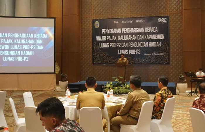 APRESIASI - Panewu dan lurah menghadiri acara penghargaan wajib pajak (WP) di Hotel Santika, Gunungkidul Selasa (31/10/23). Kominfo untuk Radar Jogja