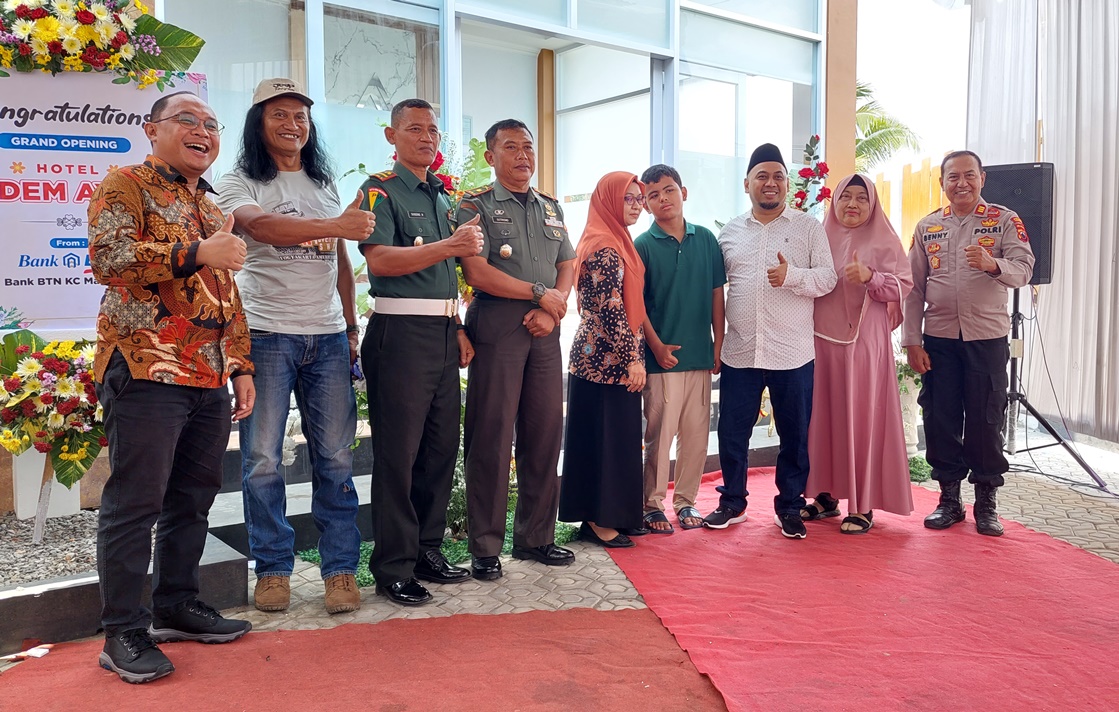 SEGMEN PASAR: Owner Hotel Adem Ayem, Fidhy Kiawan SP usai Grand Opening Hotel Adem Ayem, Selasa (31/10).