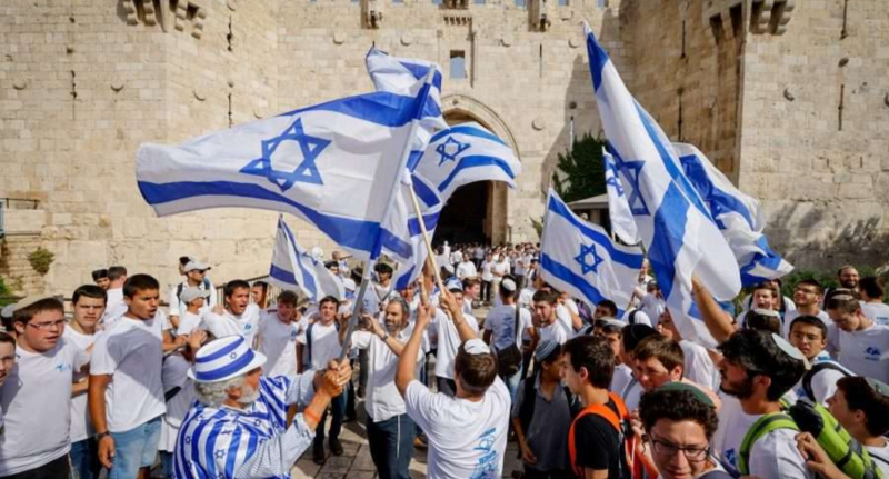 Massa kibarkan bendera Israel. (www.israeltoday.co.il)