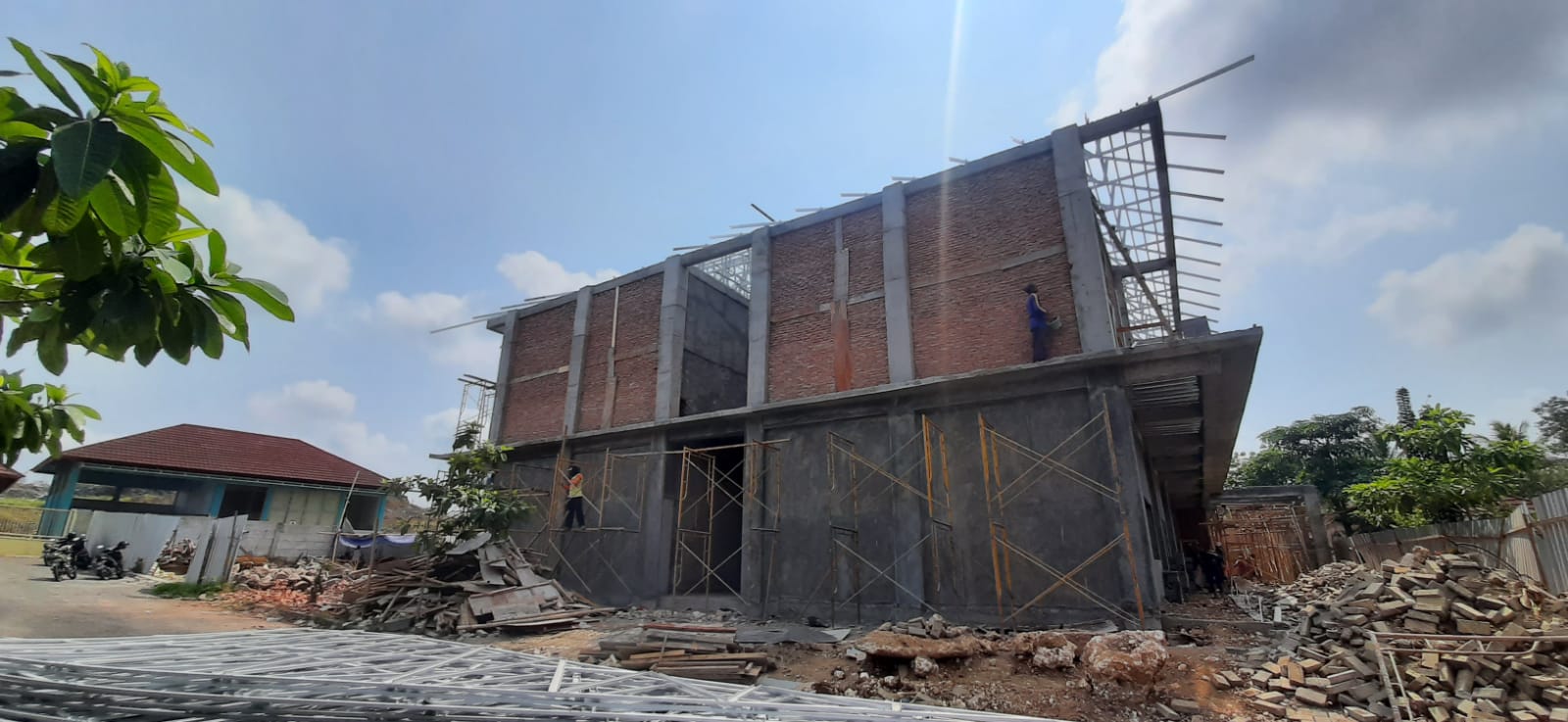 CAPAIAN MINUS: Kondisi terkini proyek pembangunan gedung rawat inap RSUD Saptosari Rabu (1/11). (Gunawan/Radar Jogja)