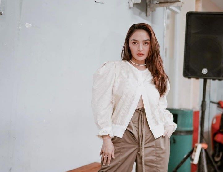 instagram @sitibadriah