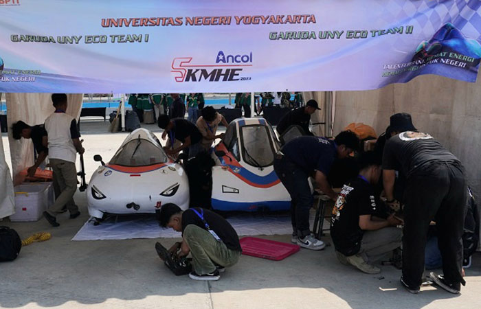 SUKSES: Dua mobil Tim Garuda UNY meraih juara pada Kontes Mobil Hemat Energi (KMHE) 2023 di Sirkuit Formula E Jakarta, 28 Oktober-3 November 2023.UNY UNTUK RADAR JOGJA