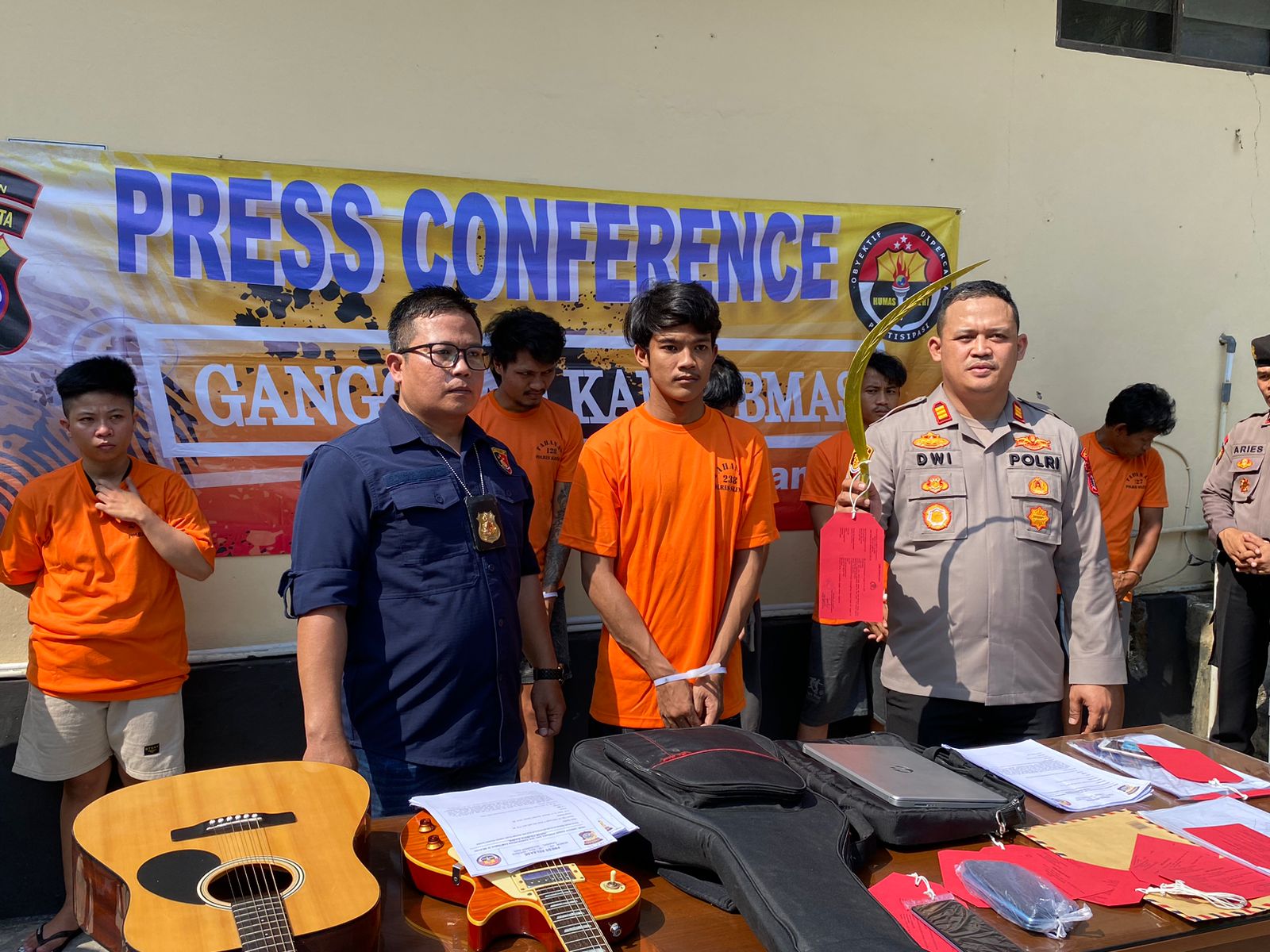 Aparat Polsek Gamping membekuk seorang pelaku klitih yang beraksi di wilayahnya.