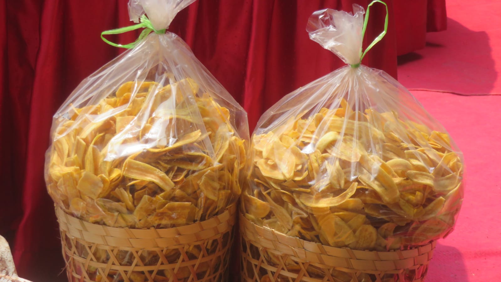 BAHAYA: Keripik pisang narkoba yang disita pihak kepolisian. (Dwi Agus/Radar Jogja)