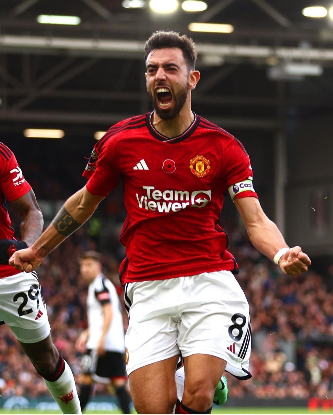 Selebrasi Bruno Fernandes setelah mencetak gol ke gawang Fulham di menit akhir pertandingan (IG manchesterunited)