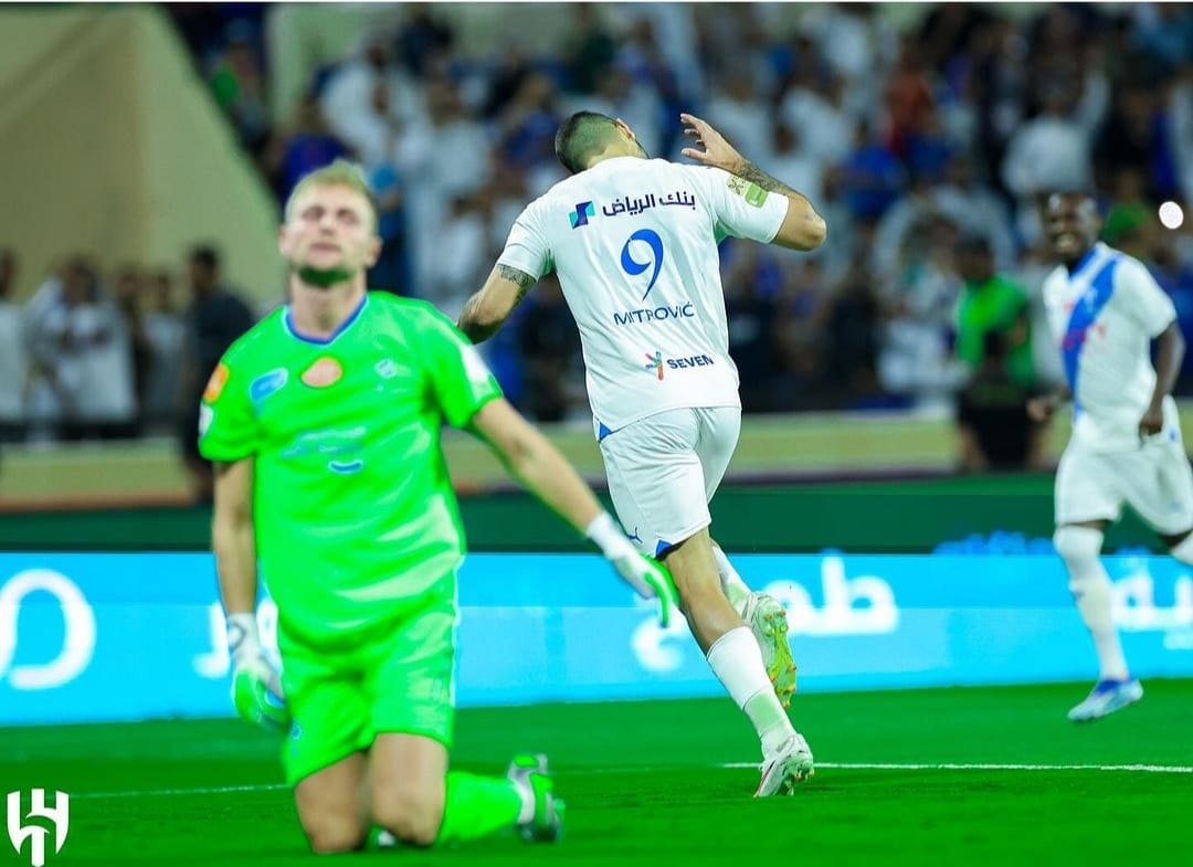 Selebrasi Alexandar Mitrovic setelah berhasil mencetak gol dari titik putih (IG alhilal)