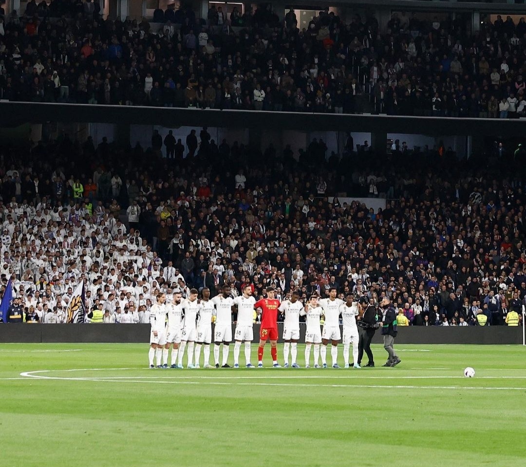 Starting eleven Real Madrid memanjatkan doa bersama sebelum pertandingan (IG realmadrid)