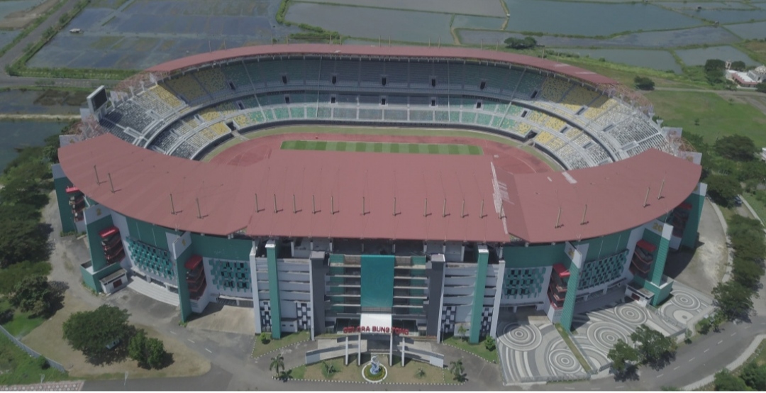 MEGAH: Stadion Gelora Bung Tomo tampak dari atas