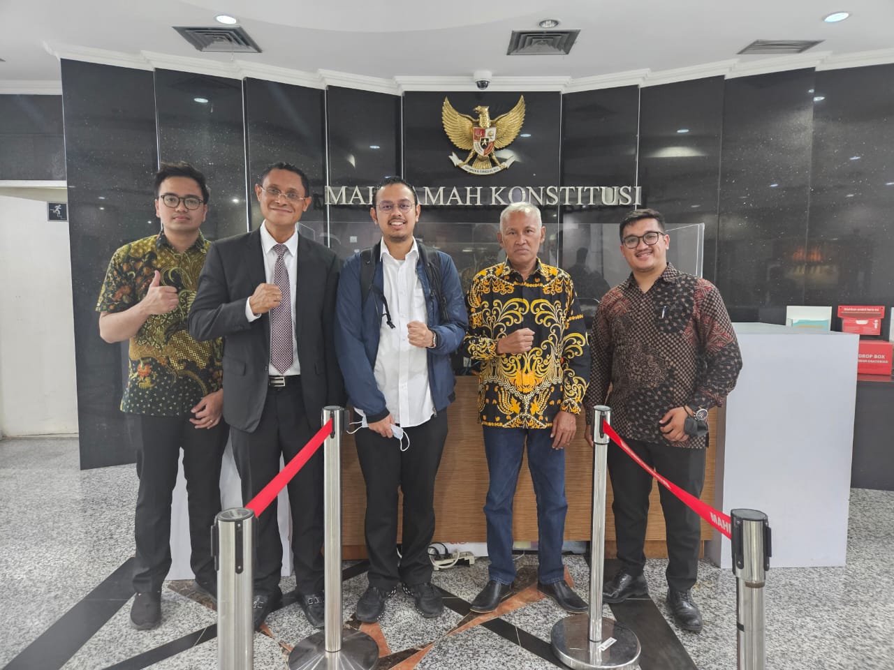 Tim Advokasi PEJUANG PENEGAK KONSTITUSI (PETISI) yang mengajukan gugatan ke MK