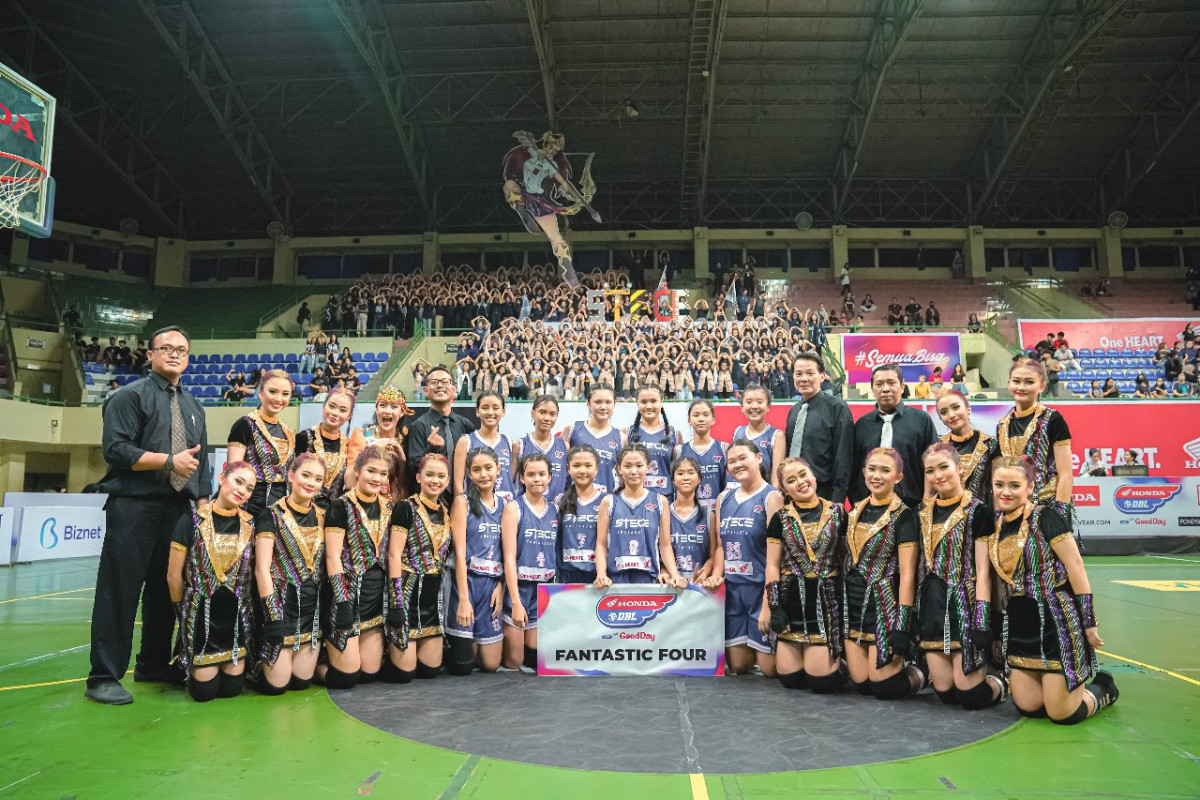 SMA Stella Duce 1 Yogyakarta (Stece) kantongi tiket Fabntastic Four usai  berhasil pungkasi SMAN 2 Yogyakarta (Smada) dengan skor 54-3.