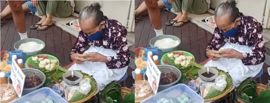 Mbah Satinem berjualan lupis legendaris di Jalan Diponegoro Jogja. (ISTIMEWA)