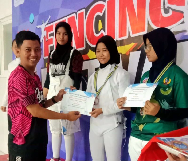 Moresca Yusufia Ken Dedes berhasil meraih medali Emas (dok MTsN 6 Sleman)