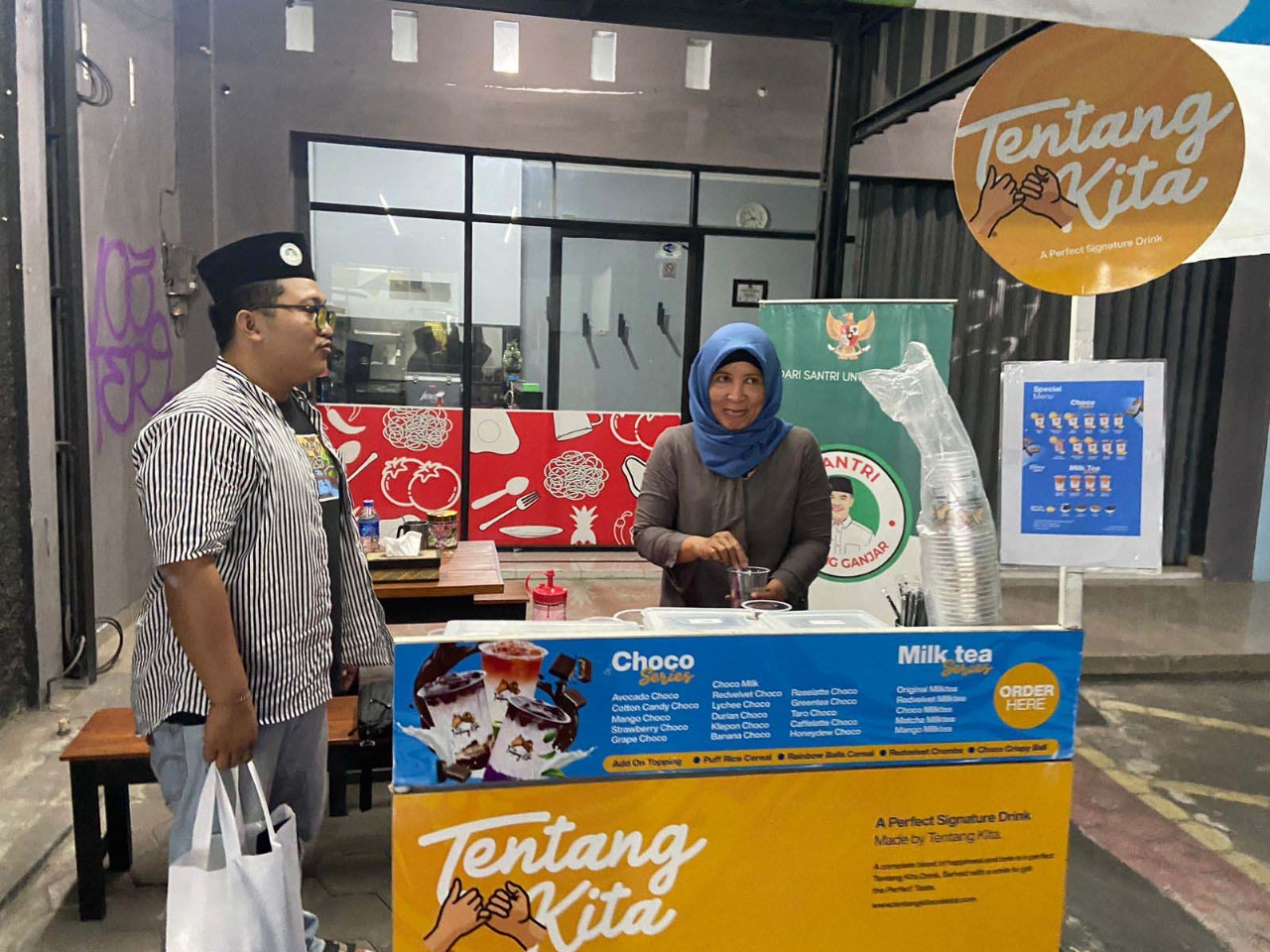 BORONG PRODUK UMKM: Program borong UMKM meneladani Ganjar yang sangat peduli dengan UMKM. (ISTIMEWA)