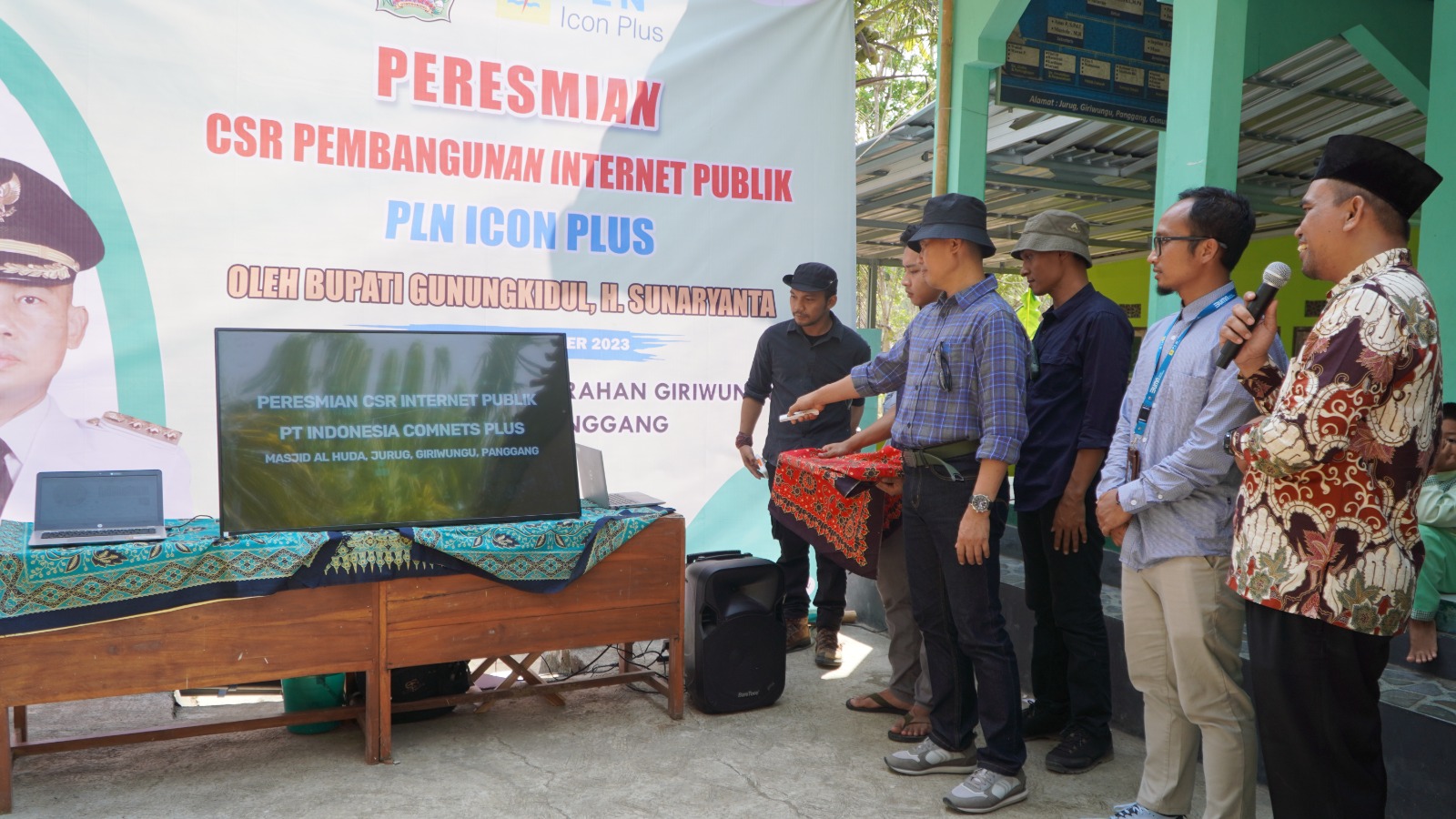 INTERNET PUBLIK: Pembangunan Internet Publik dan Pembangunan Infrastruktur Air Bersih di Kapanewon Panggang. Fasilitas ini merupakan CSR untuk warga. (ISTIMEWA)