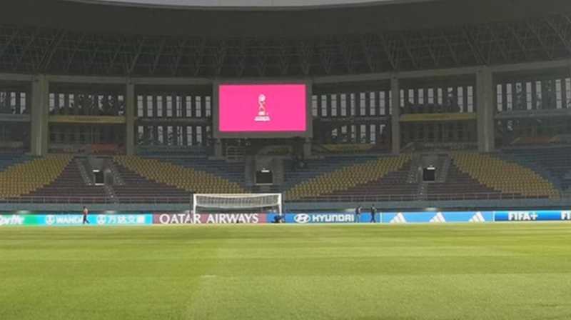 STANDAR DUNIA: VAR mulai tepasang di Stadion Manahan untuk Piala Dunia U-17 yang dimulai hari ini sampai 2 Desember 2023 mendatang. (Tangkapan layar YouTube/UpdateStadion YT)