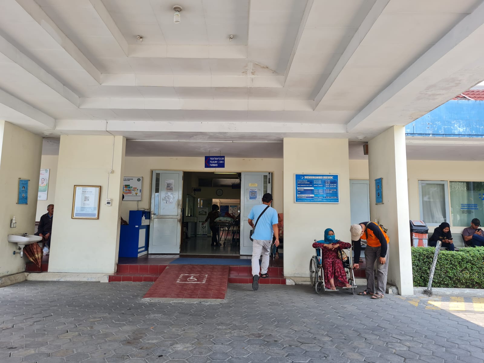 TKP: Begini suasana pasca terjadinya penganiayaan yang melukai dua korban di RS Harapan, Kota Magelang, Sabtu (11/11).