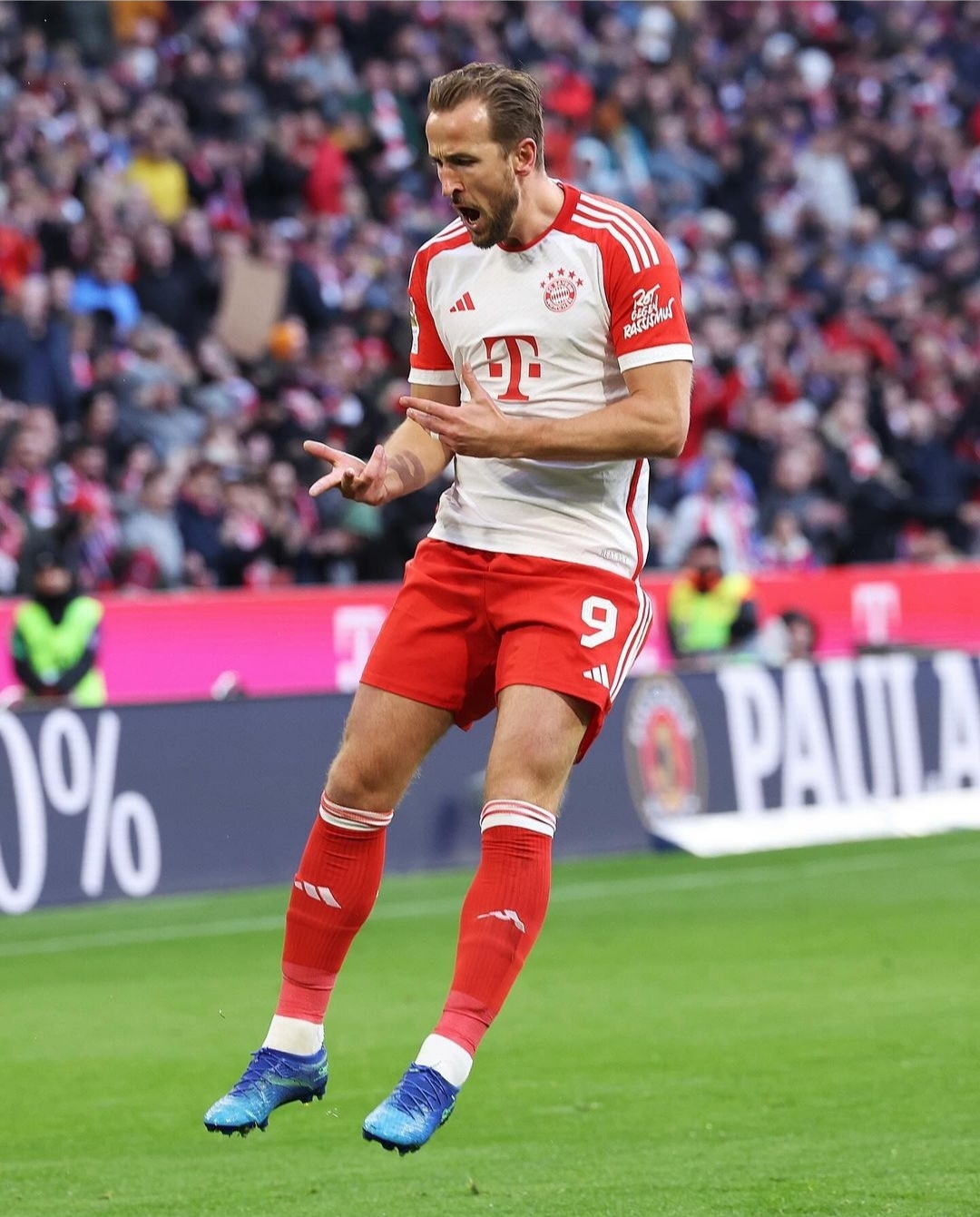 Selebrasi Harry Kane setelah mencetak gol keduanya ke gawang Heidenheim (IG fcbayern)