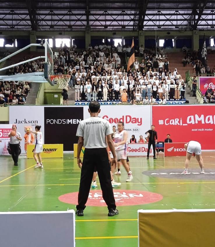 Final Party sektor putri Honda DBL Kopi Good Day 2023 D.I. Jogjakarta Series di GOR UNY, Sabtu (11/11/2023)