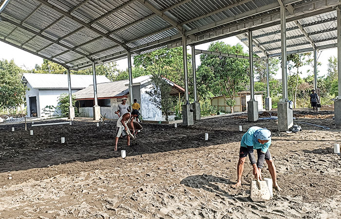 PROSES PEMBANGUNAN: Suasana pembangunan ITF Niten, Kasihan, Bantul Minggu (12/11) yang direncanakan akan selesai akhir Desember mendatang.GREGORIUS BRAMANTYO/RADAR JOGJA&nbsp;
