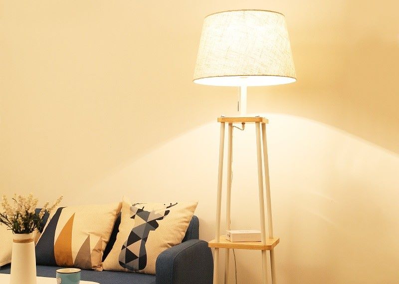 Standing Lamp cocok diletakkan di sudut ruang tamu / sumber: akun Instagram @classicon