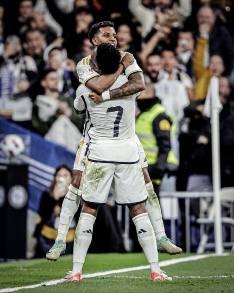Rodrygo Goes dan Vinicius Junior berhasil masing-masing mencetak dua gol ke gawang Valencia