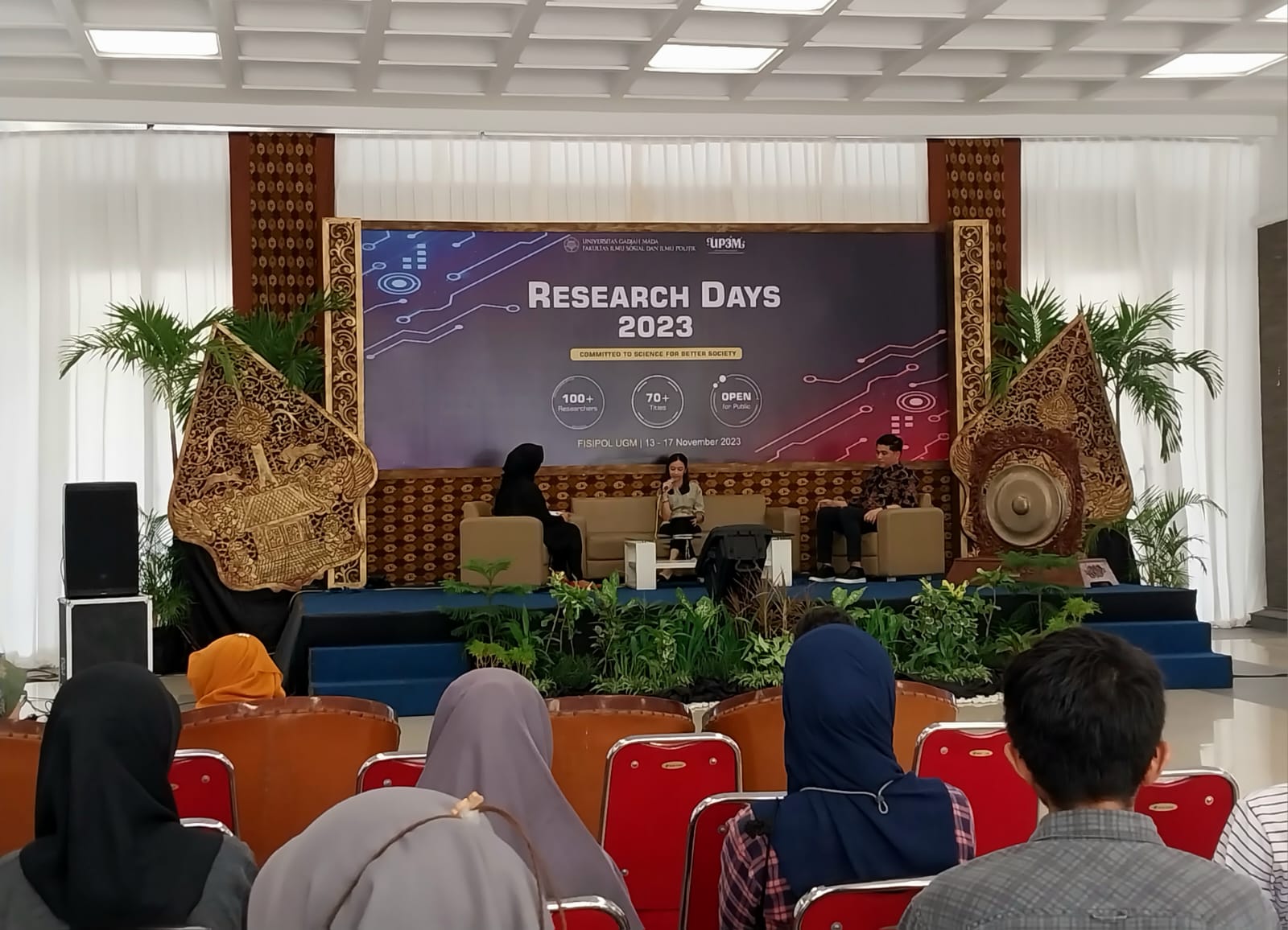 TANTANGAN: Research days Fisipol UGM, berlangsung 13-17 November 2023. Mengusung tiga tema utama, yakni transformasi digital, inklusi sosial, dan perubahan iklim. (Wulan Yanuarwati/Radar Jogja)