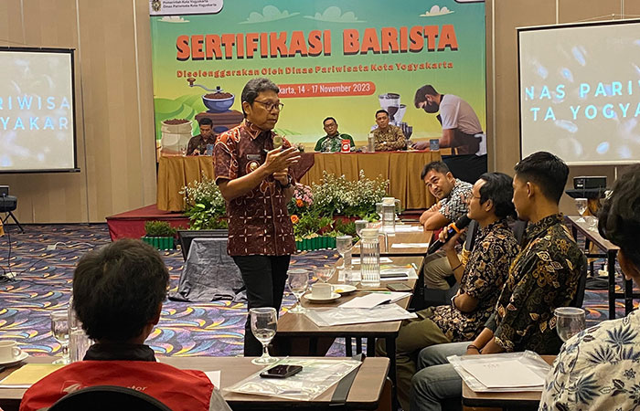 PROSPEK: Pelatihan dan sertifikasi barista yang bertujuan untuk meningkatkan kompetensi mereka.AGUNG DWI P/RADAR JOGJA