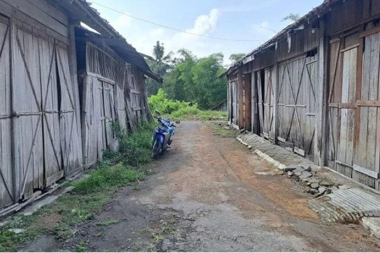 Pasar Kayu Muntilan yang menjadi lokasi syuting Gadis Kretek. (Rofik Syarif/Jawa Pos Radar Magelang)