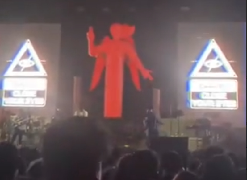 Konser Hindia yang viral di media sosial yang dianggap memuja satanic. (Tangkapan layar video