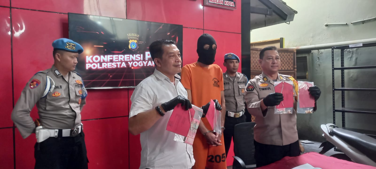 Terciduk: Herlambang Mencuri Perhiasan dan Uang Tunai Milik Orang Tua Teman Dekatnya. Khairul Ma