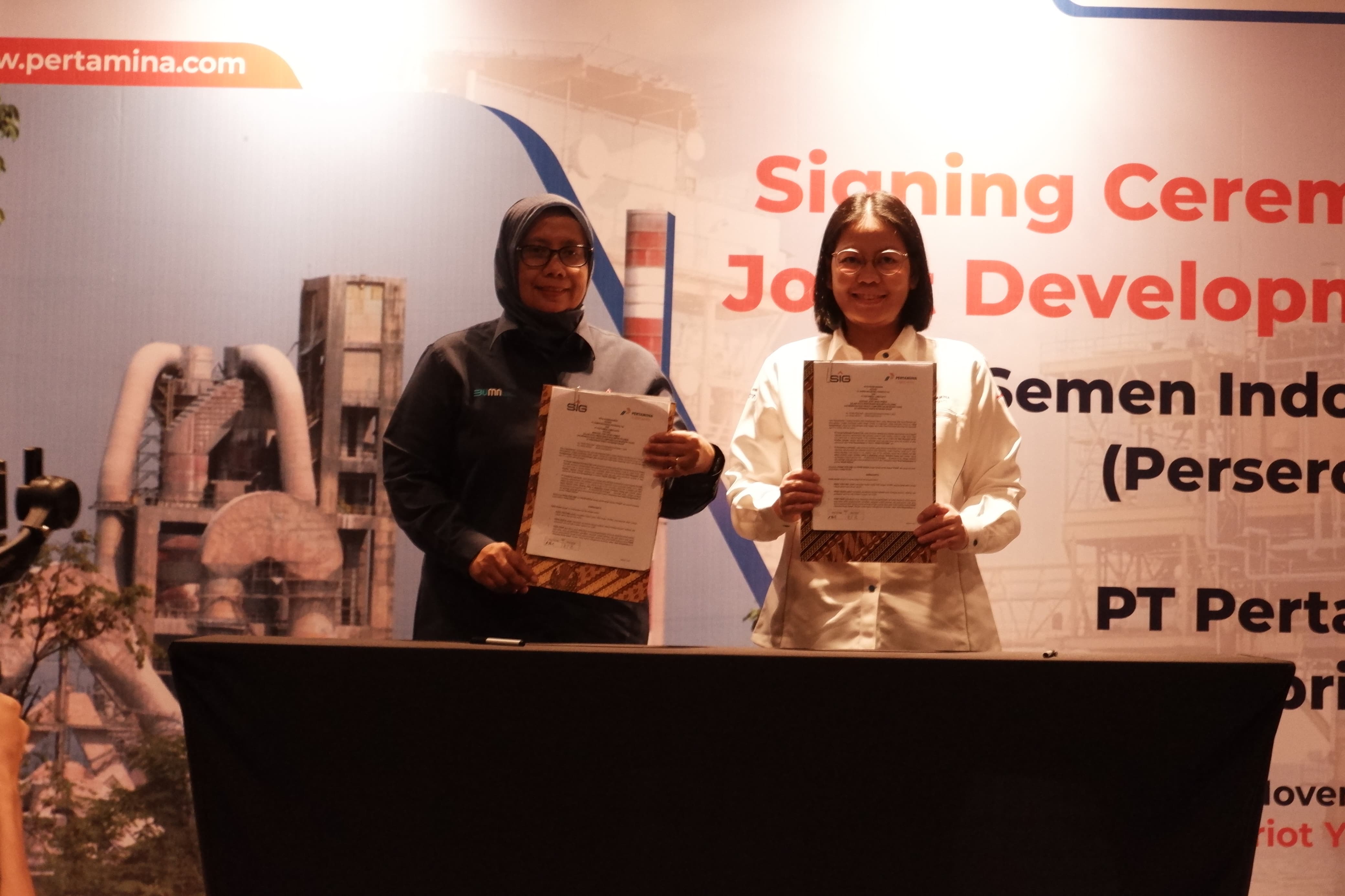 Kerja sama sinergi BUMN antara PT Pertamina Lubricants dengan PT Semen Indonesia di Jogja Jumat (17/11)