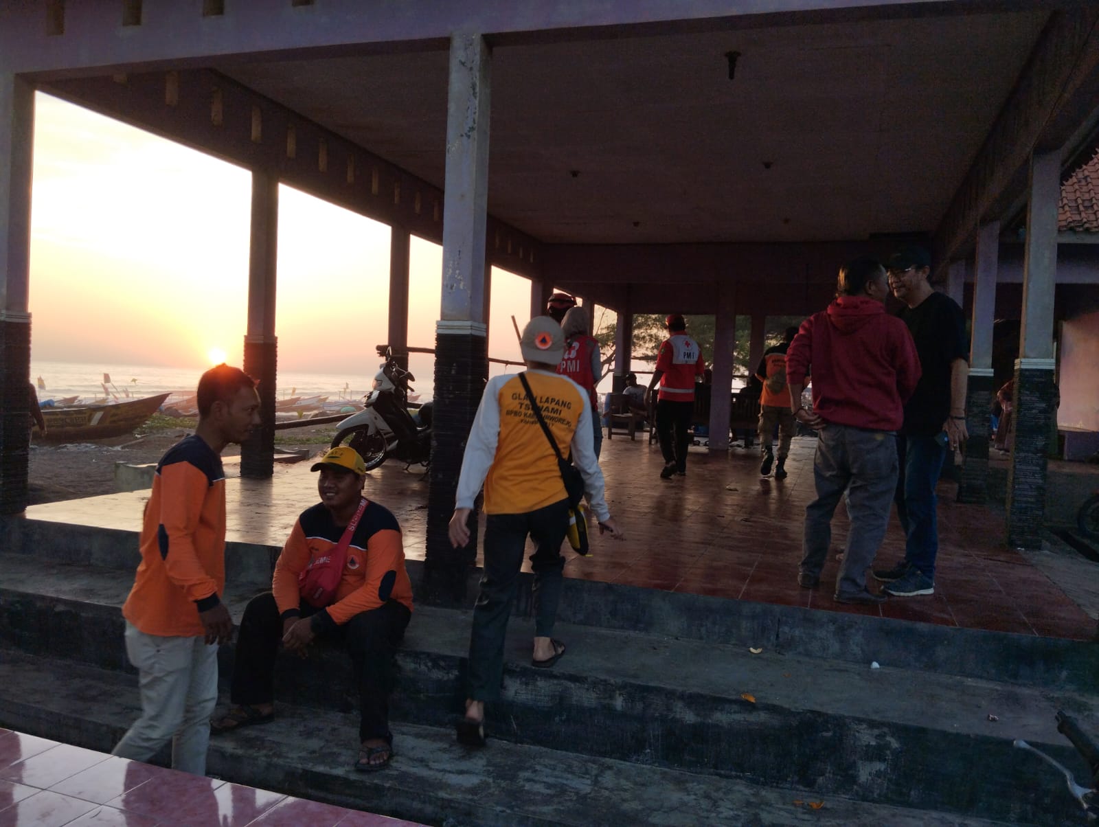 Suasana ombak di Pantai Dewaruci usai peristiwa anak terseret ombak pada Minggu (19/11) sore.