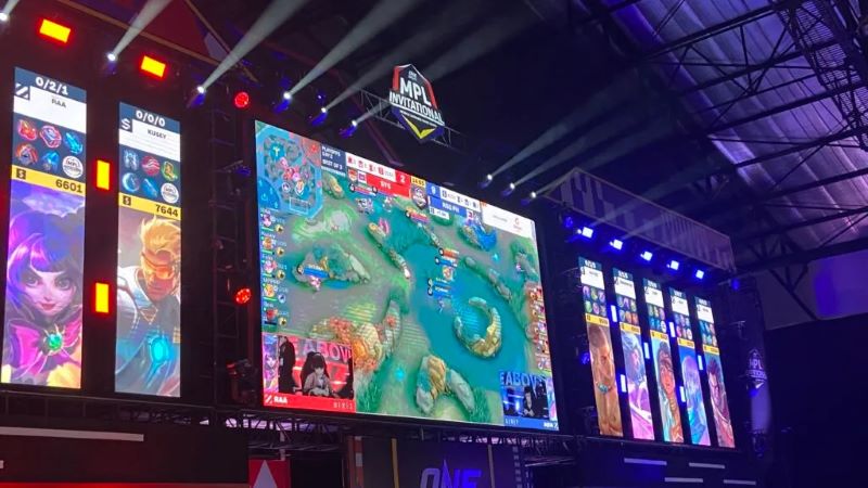 Monitor raksasa menampilkan game Mobile Legends. (kincir.com)